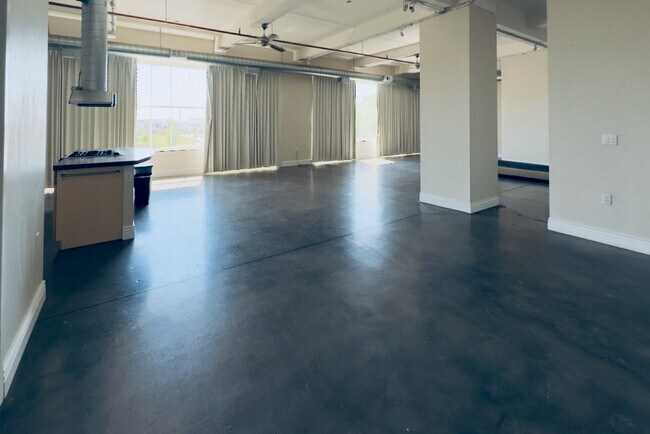 Foto del edificio - 1777 E 39th Ave
