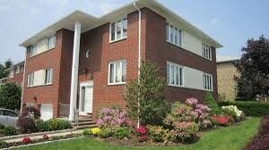 Foto del edificio - 484 Stillwell Ave