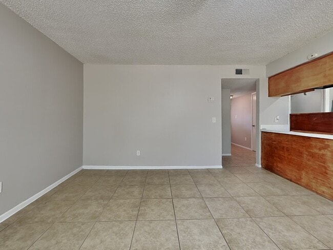 Foto del edificio - 610 Charter Ct