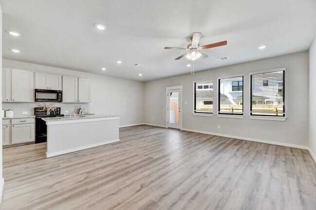 Foto del edificio - 252 Fieldwood Dr