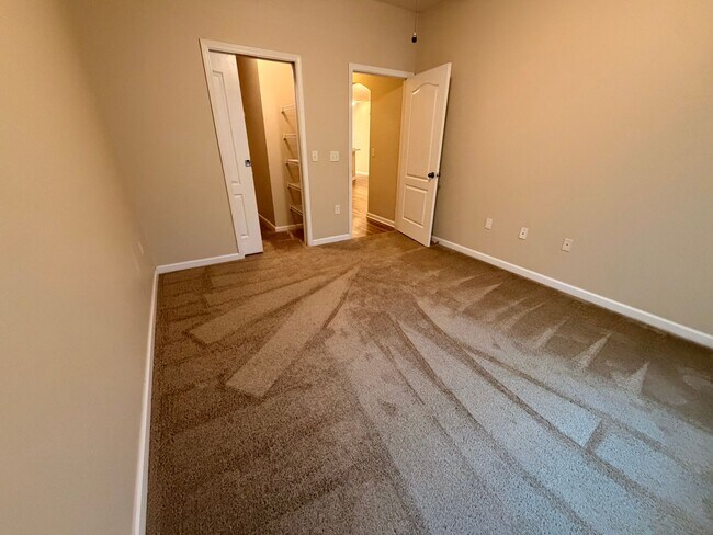 Foto del edificio - 2/2 Oakleaf Townhome! Amenities! Garage Parking!