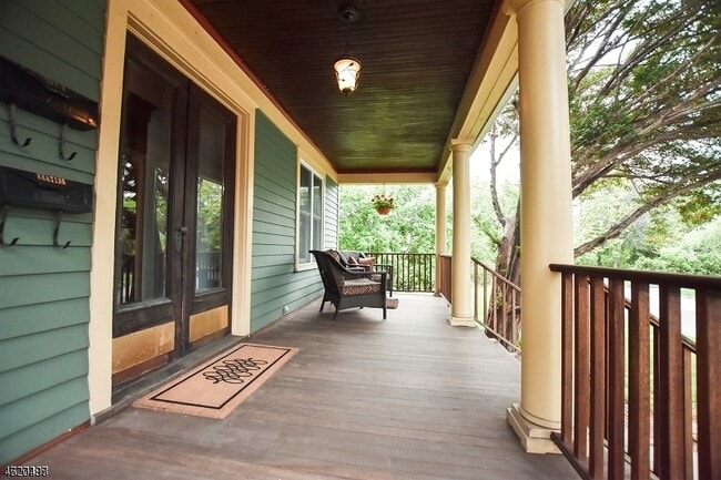 Building Photo - 13 Almira St