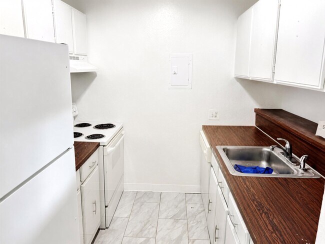 Foto del edificio - 707 W 96th Ave