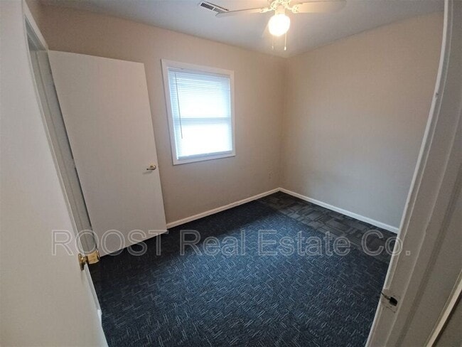 Building Photo - 304 S Highland Ave