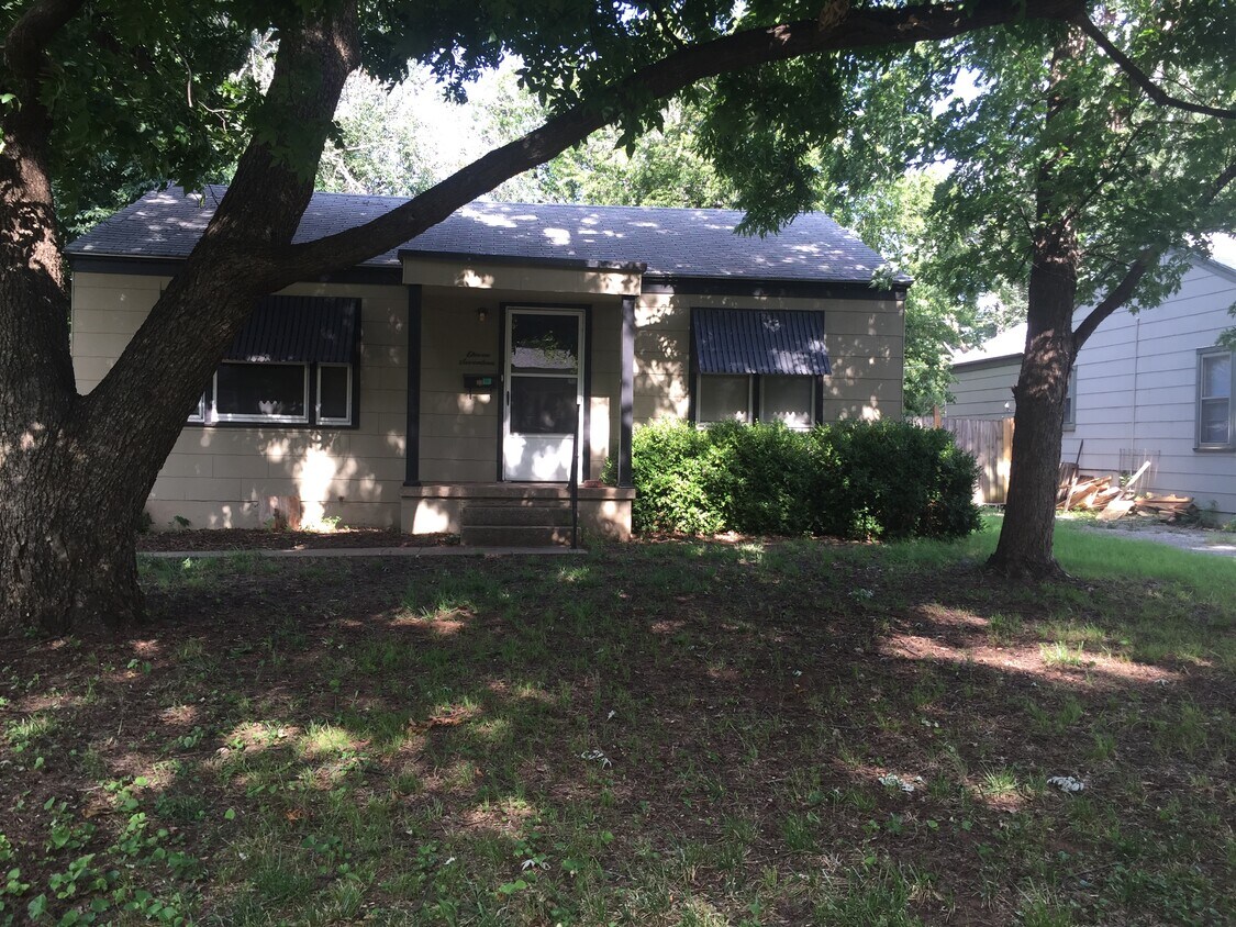 Primary Photo - 1117 S Walnut St