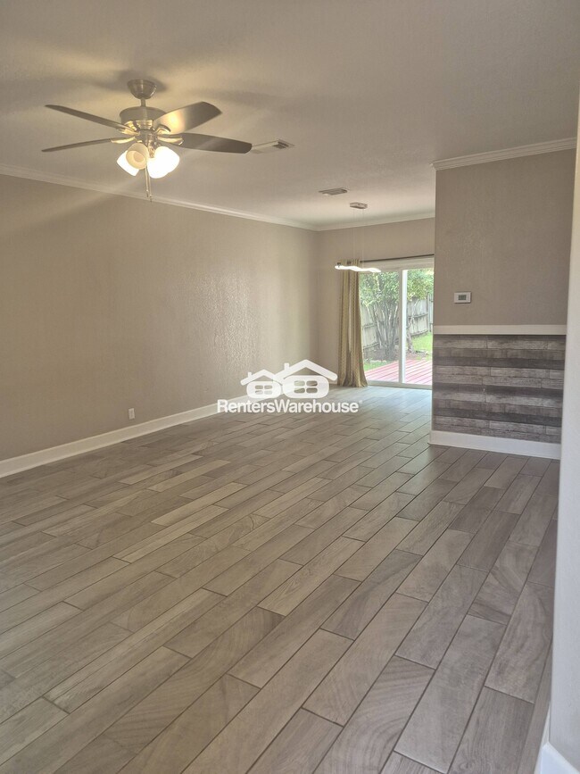 Building Photo - 9323 Bowen Dr