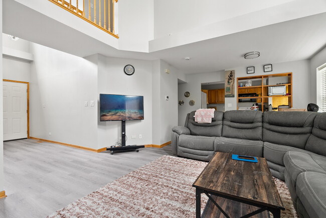 Foto del edificio - 1066 Huntington Ct
