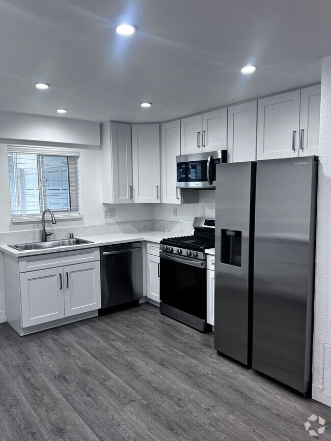Building Photo - 34102 La Serena Dr