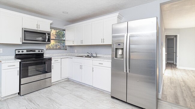 Foto del edificio - 727 Essex Rd