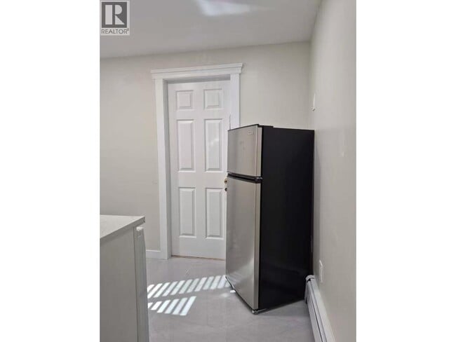 Building Photo - 3850 Fir St