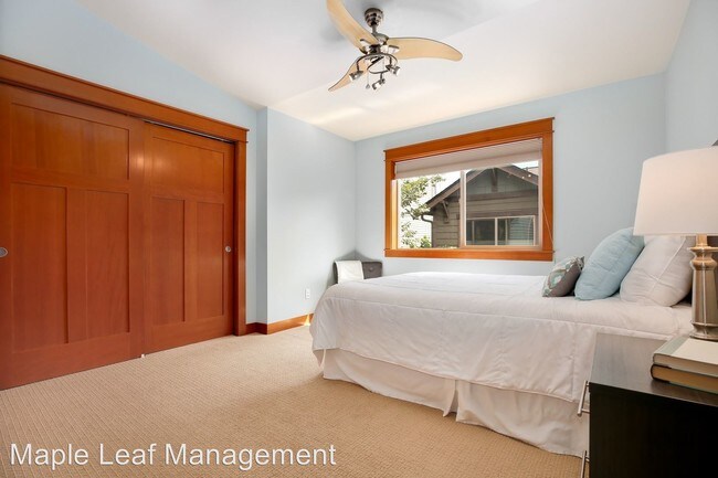 Building Photo - 2 br, 1.5 bath House - 1717 18th Ave  Unit C