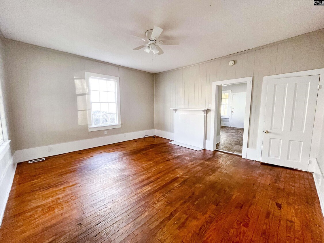 Primary Photo - 325 Hudson St