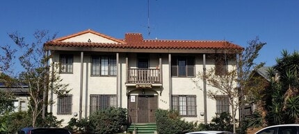 Building Photo - 3802 Centre St