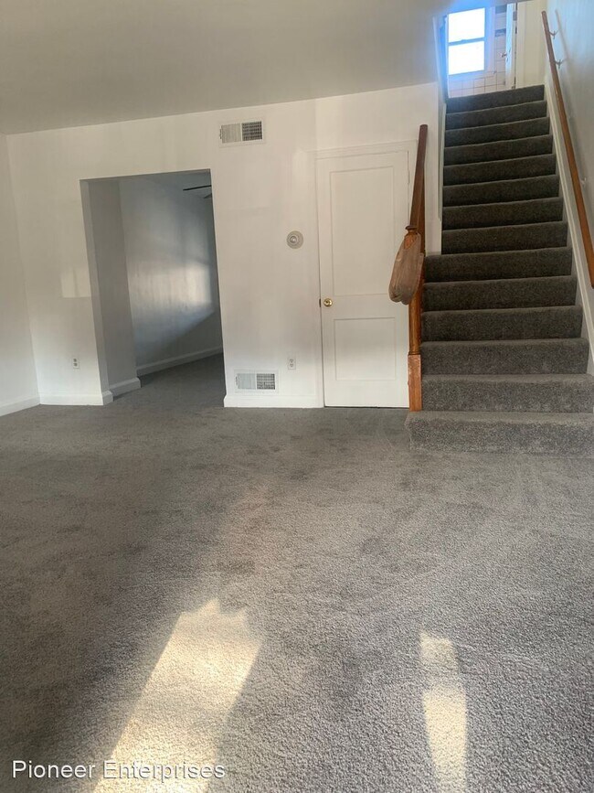 Foto del edificio - 3 br, 1 bath House - 105 Kingston Road