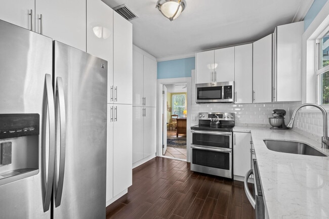 Foto del edificio - 621 SW 14th Terrace