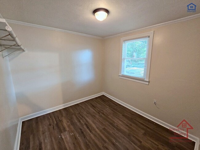 Foto del edificio - 1502 N Dixie Ave
