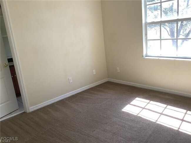 Foto del edificio - 8523 Athena Ct