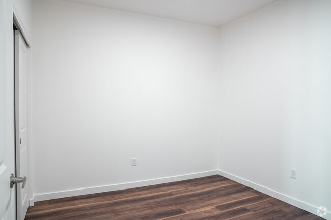 2 habitaciones, 1 baño, 589 pies cuadrados, dormitorio 02 - Cascara