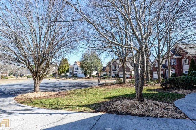 Building Photo - 525 Rose Border Dr