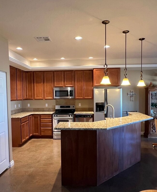 Building Photo - Gorgeous 3 Bed 2 Bath Clarkston Townhouse ...