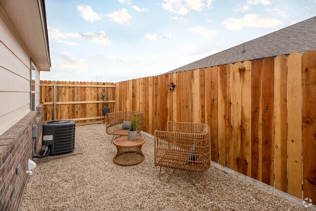 2BR, 2BA - 933 SF - Apex Villas