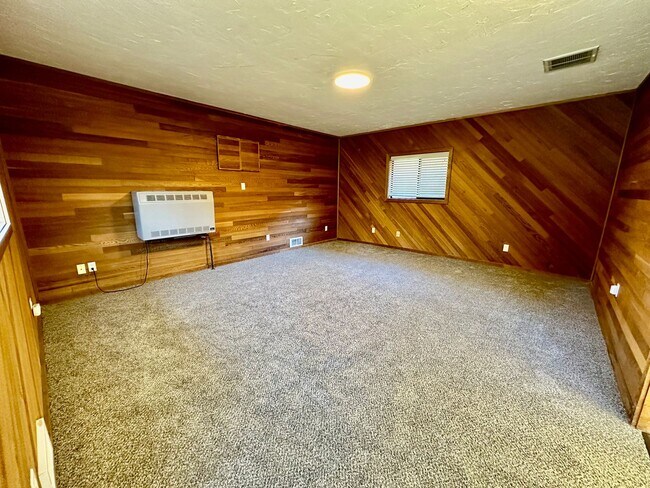 Foto del edificio - 1204 N Brooklane St