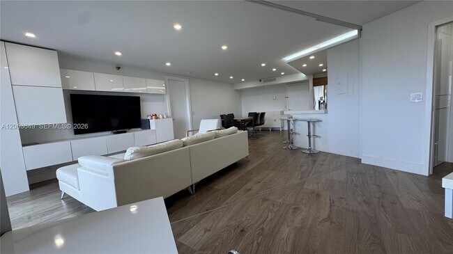Foto del edificio - 3300 NE 191st St