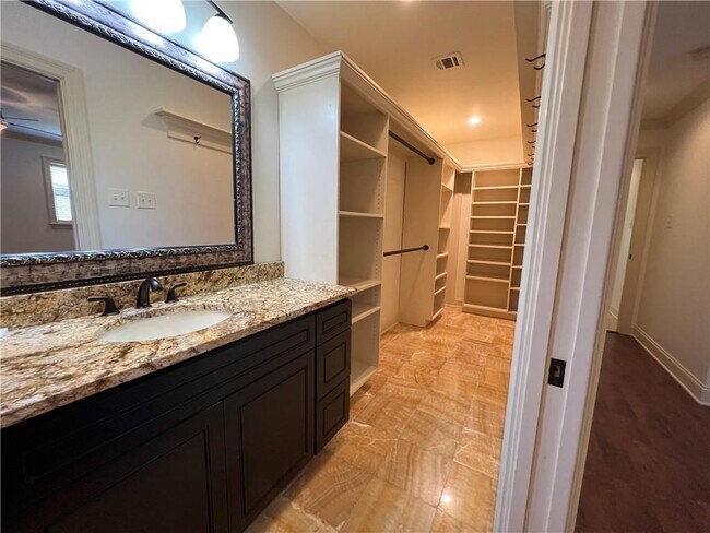 Foto del edificio - 3904 N Turnbull Dr