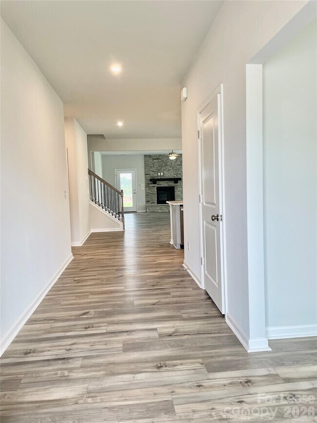Building Photo - 3174 Laurel Brk Dr