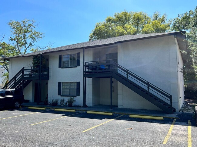 Foto del edificio - 2411 W Stroud Ave