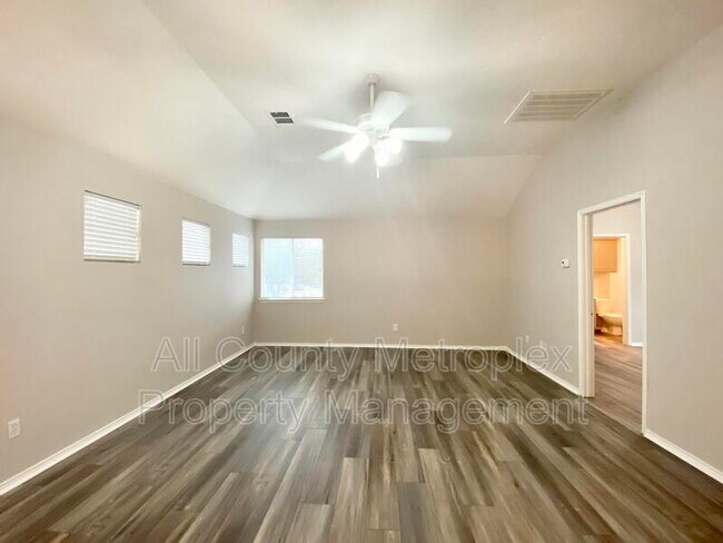 Building Photo - 6025 Cheyenne Dr