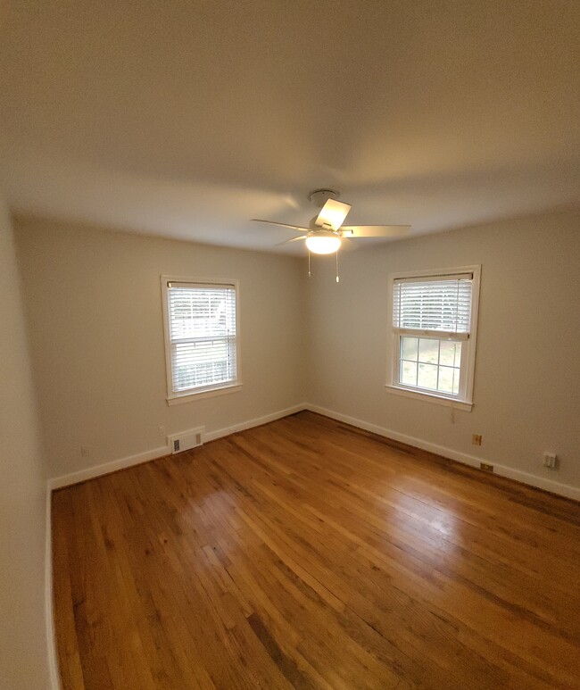 Building Photo - 209 W Cornwallis Dr