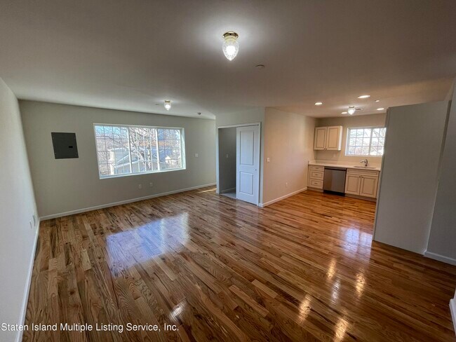 Foto del edificio - 61 Northfield Ave