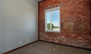 Building Photo - 208 N Main St