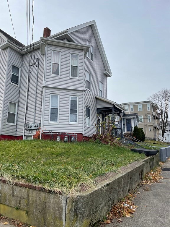 78 Huntington St Unit 3, Brockton, MA 02301 Room for Rent in Brockton