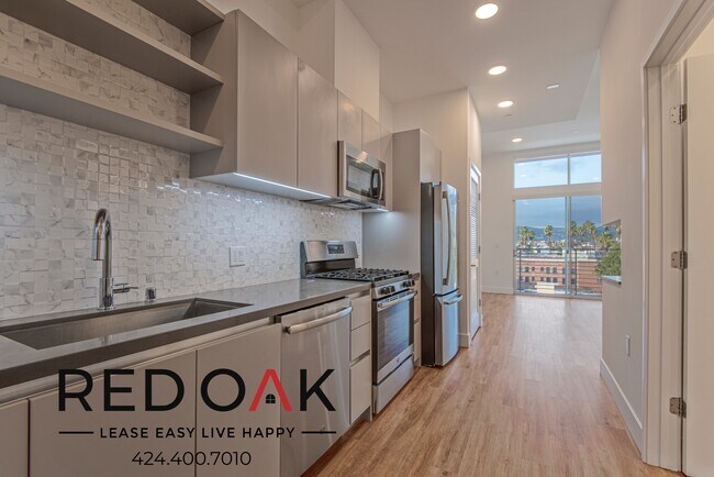 Foto del edificio - 453 S Kenmore Ave