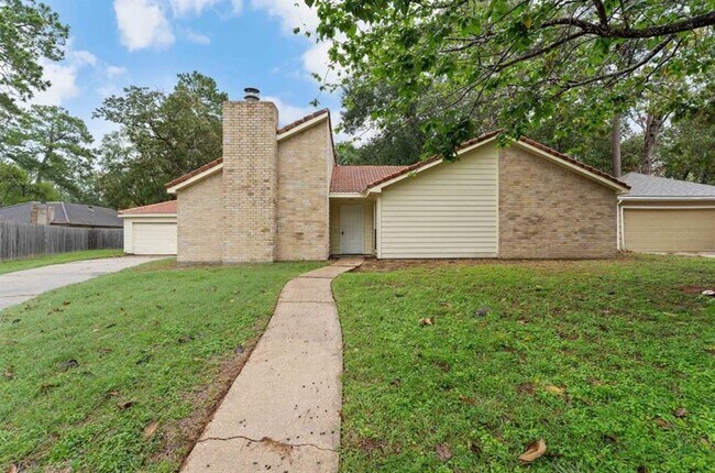 Building Photo - 3710 Fernview Dr