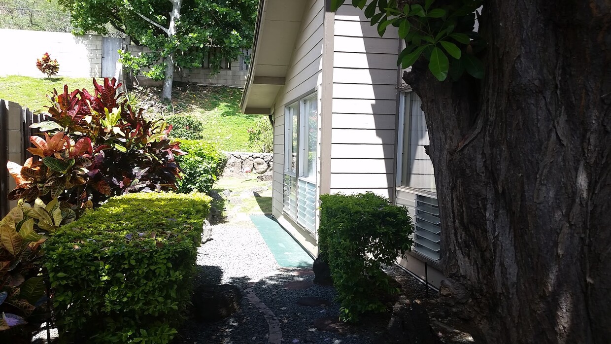 7133 Niumalu Loop, Honolulu, HI 96825 House for Rent in Honolulu, HI