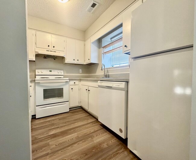Building Photo - 4963 Brighton Ln