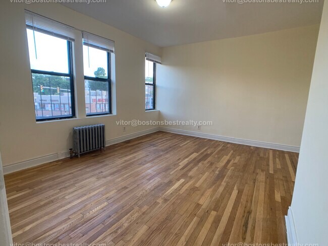 Building Photo - 153 Brighton Ave