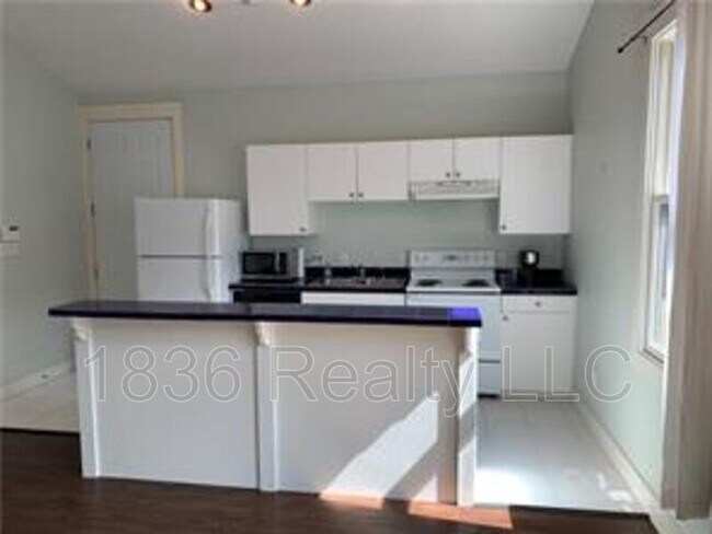 Building Photo - 4105 Avenue B