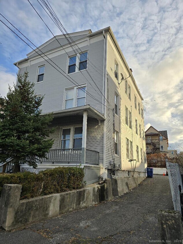 Primary Photo - 133 South St