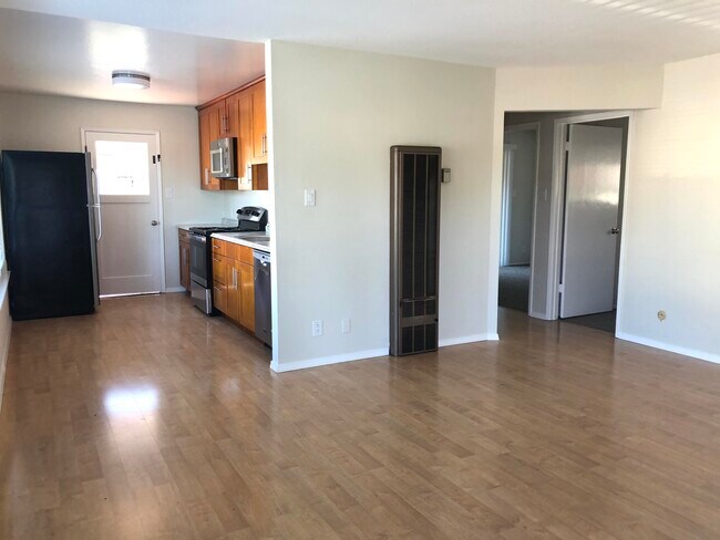 Building Photo - 400 San Anselmo Ave S