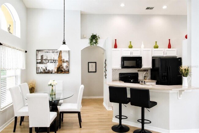 Foto del edificio - 2520 Dharma Cir