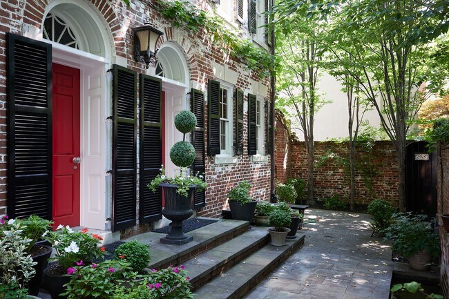 Foto del edificio - Georgetown East Village Perfection with PA...