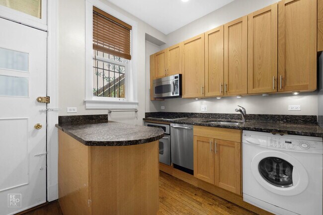Foto del edificio - 2351 N Cleveland Ave