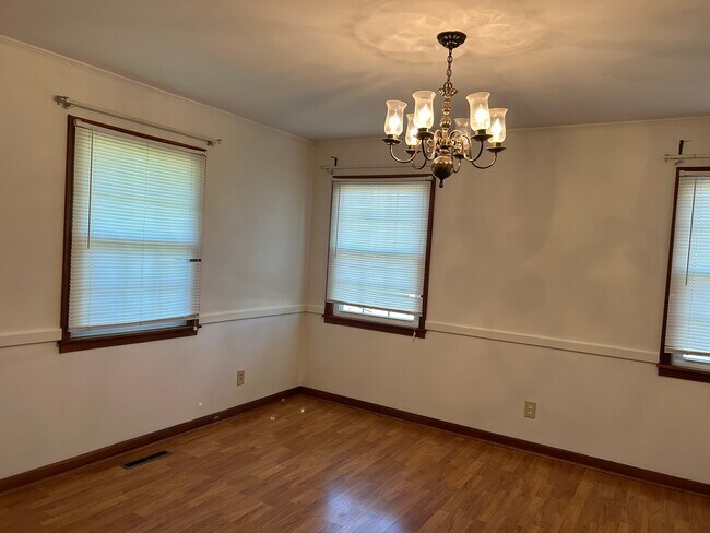 Foto del edificio - 304 E Barnard St