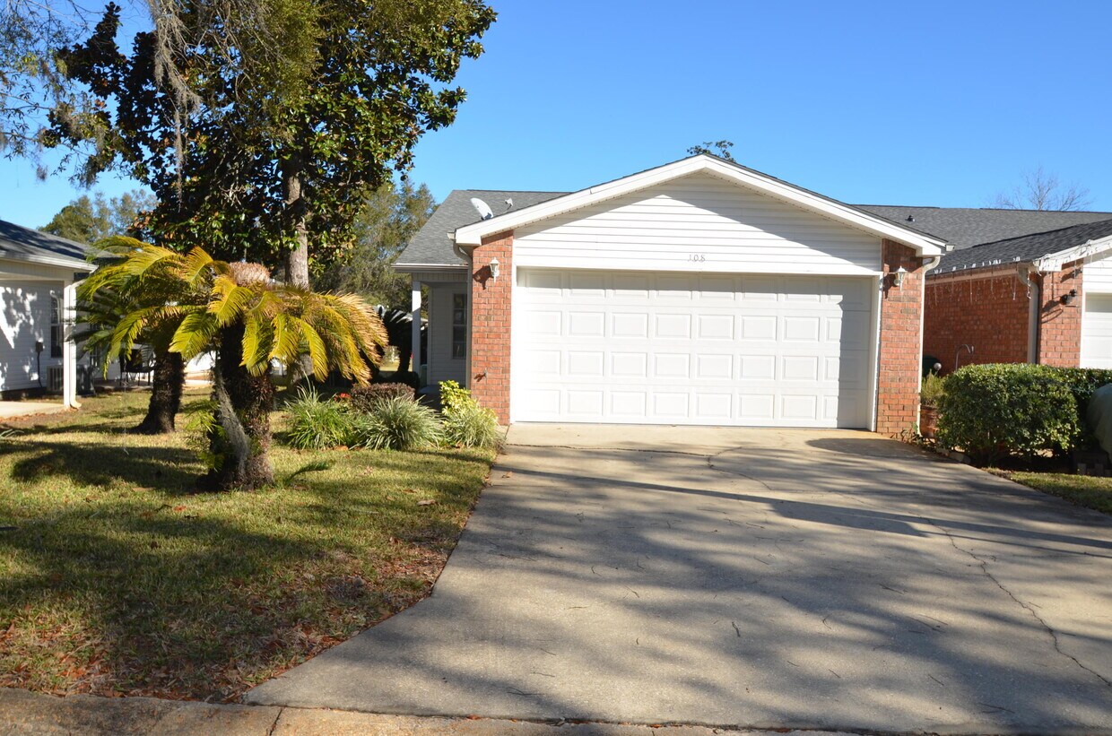 108 Andalusia St, Mary Esther, FL 32569 Townhome Rentals in Mary