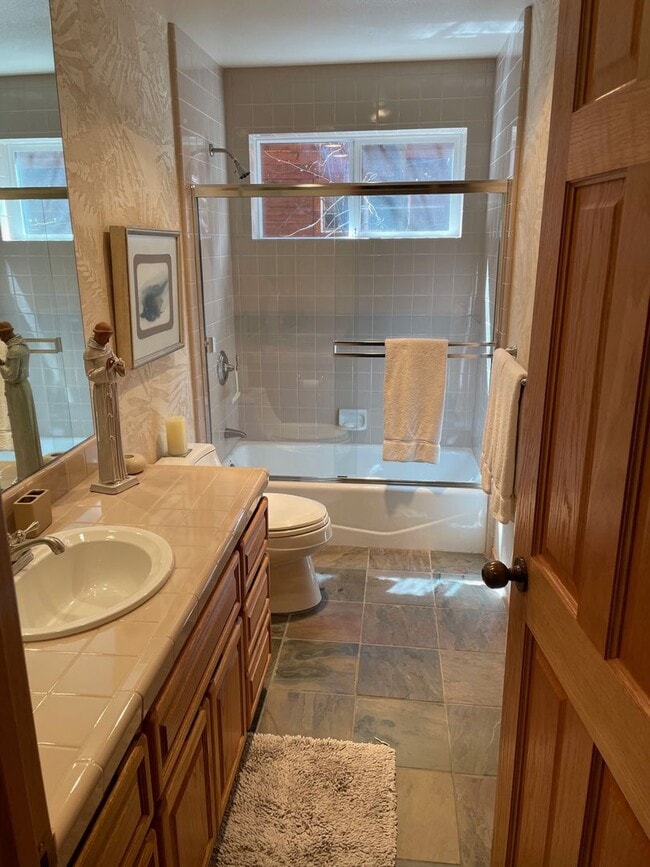 Building Photo - Low Elevation Home