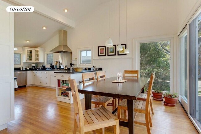 Foto del edificio - 144 Surfside Dr